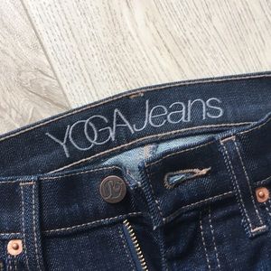 Dark wash skinny jeans